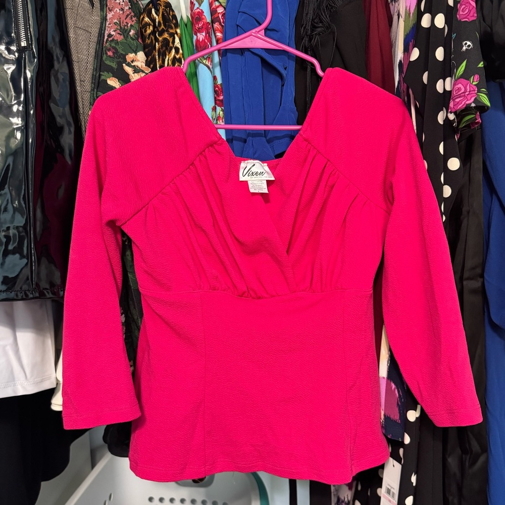 Vixen by Micheline Pitt Starlett top. Pink. NWOT. Lg.